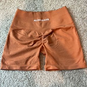 Alphalete Amplify Shorts - Mandarin